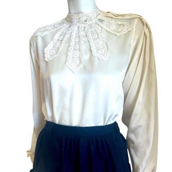 Vintage  80's Cream Long Sleeve Lace Michelle Stuart power blouse Size M… - Picture 1 of 9